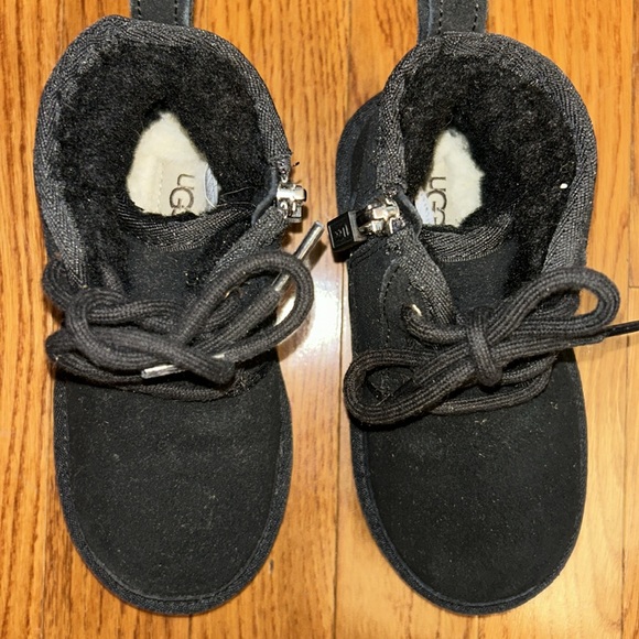 Toddler Ugg Neumel II boots - Picture 2 of 8